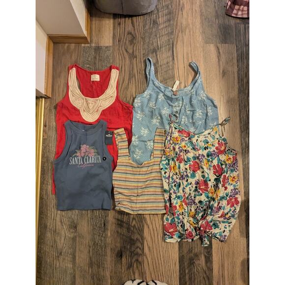 womens size small tank top bundle - Picture 1 of 6